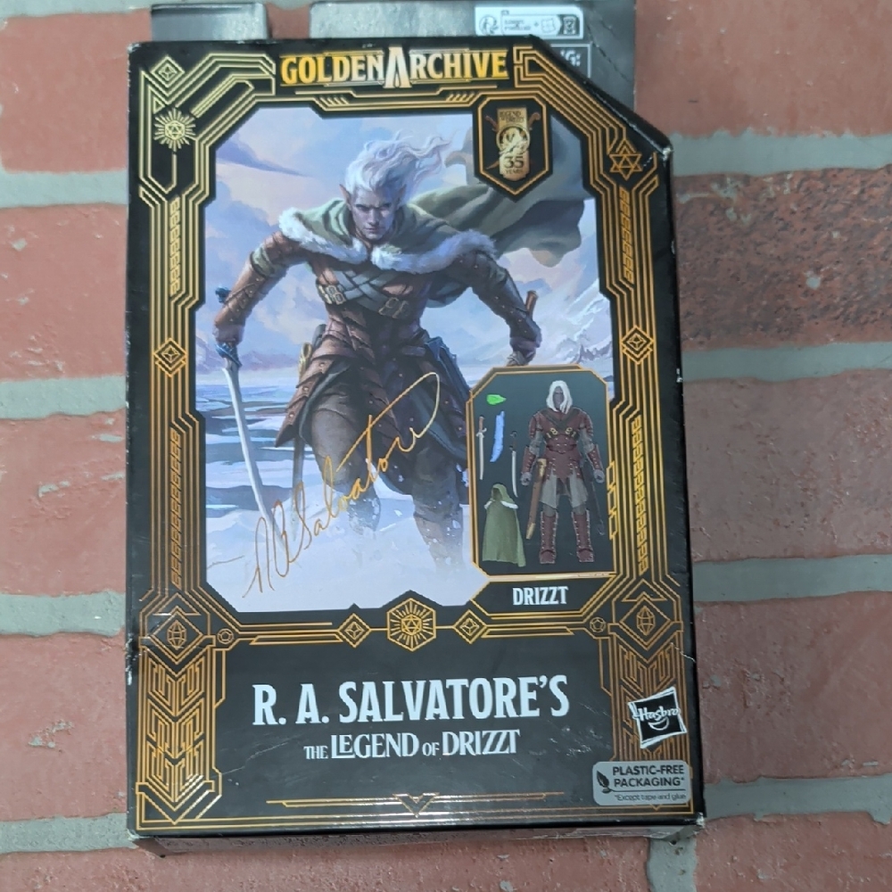 R.A. Salvatore's The Legend of Drizzt Golden Archive Figure - Black & Gold Box